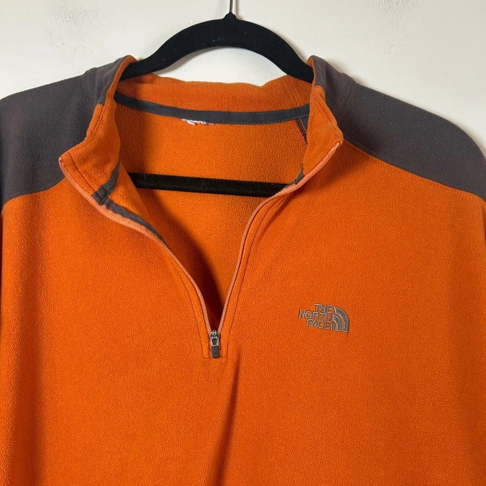 The North Face Men's Orange Charcoal Fleece 1/4 Zip Pullover Long Sleeve‎ Top